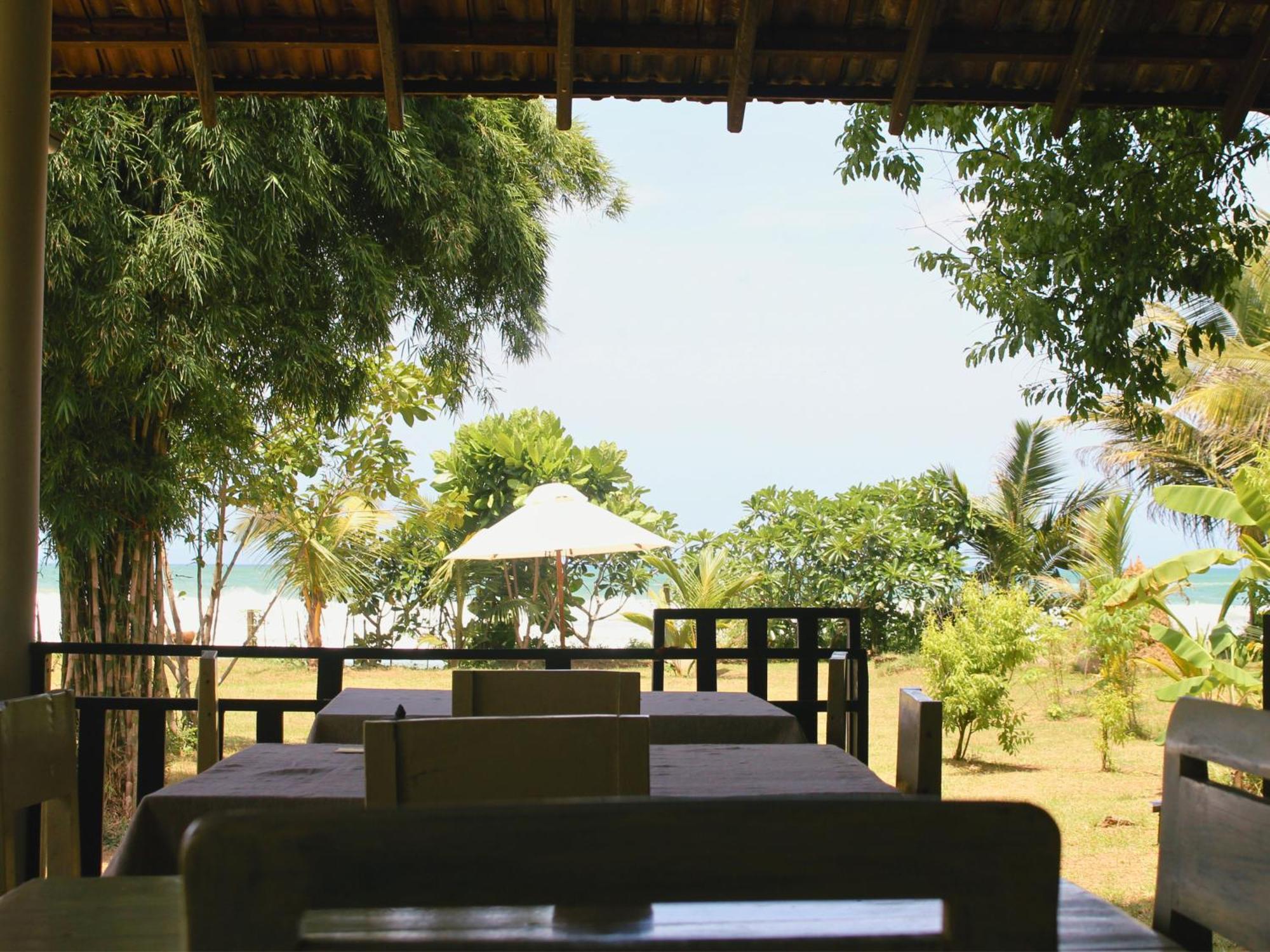 Calma - Surf, Yoga & Coffee On A Private Beach Dikwella Kültér fotó